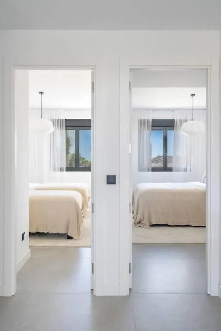 Seaviews Private Jacuzzi Rooftop&Luxurious Living Apartment Estepona