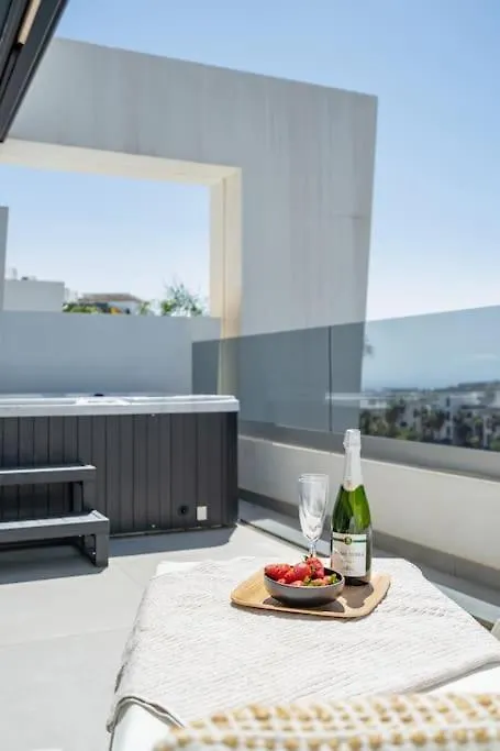 Seaviews Private Jacuzzi Rooftop&Luxurious Living Apartment Estepona Spain