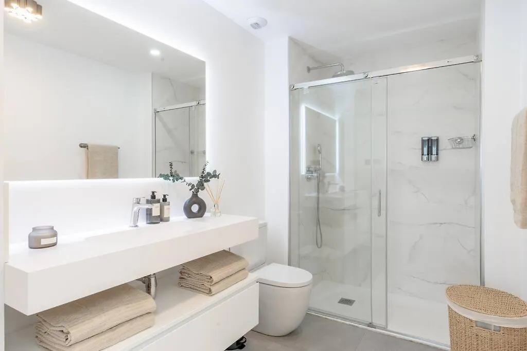 Seaviews Private Jacuzzi Rooftop&Luxurious Living Apartment Estepona