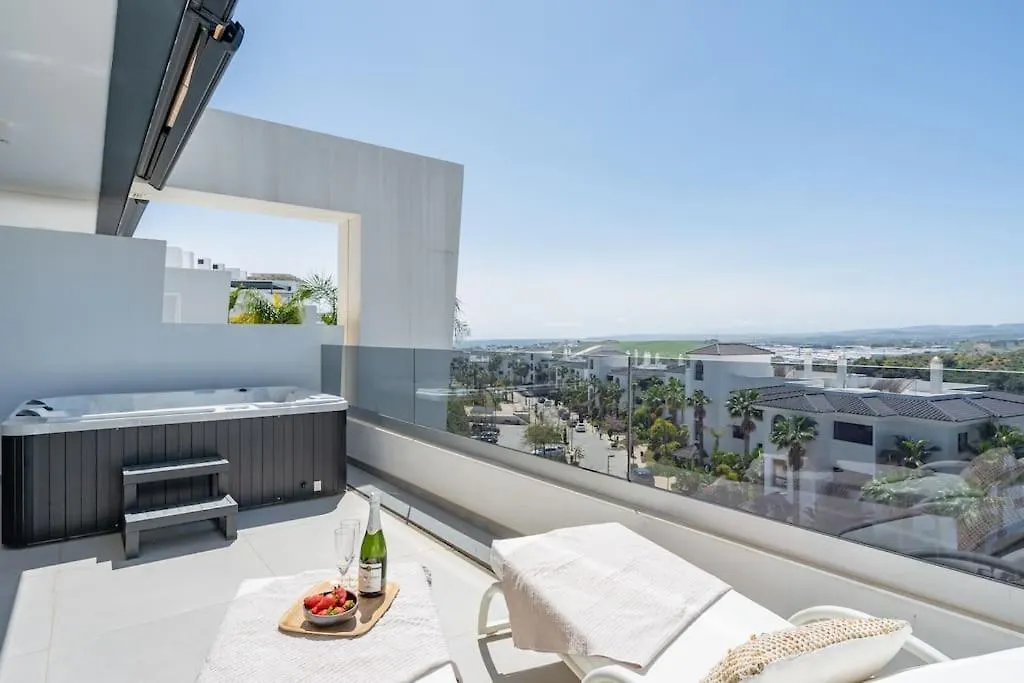 Seaviews Private Jacuzzi Rooftop&Luxurious Living Apartment Estepona Spain