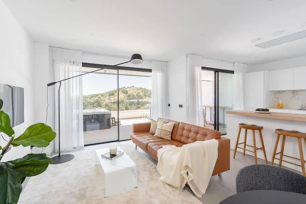 Seaviews Private Jacuzzi Rooftop&Luxurious Living Apartment Estepona