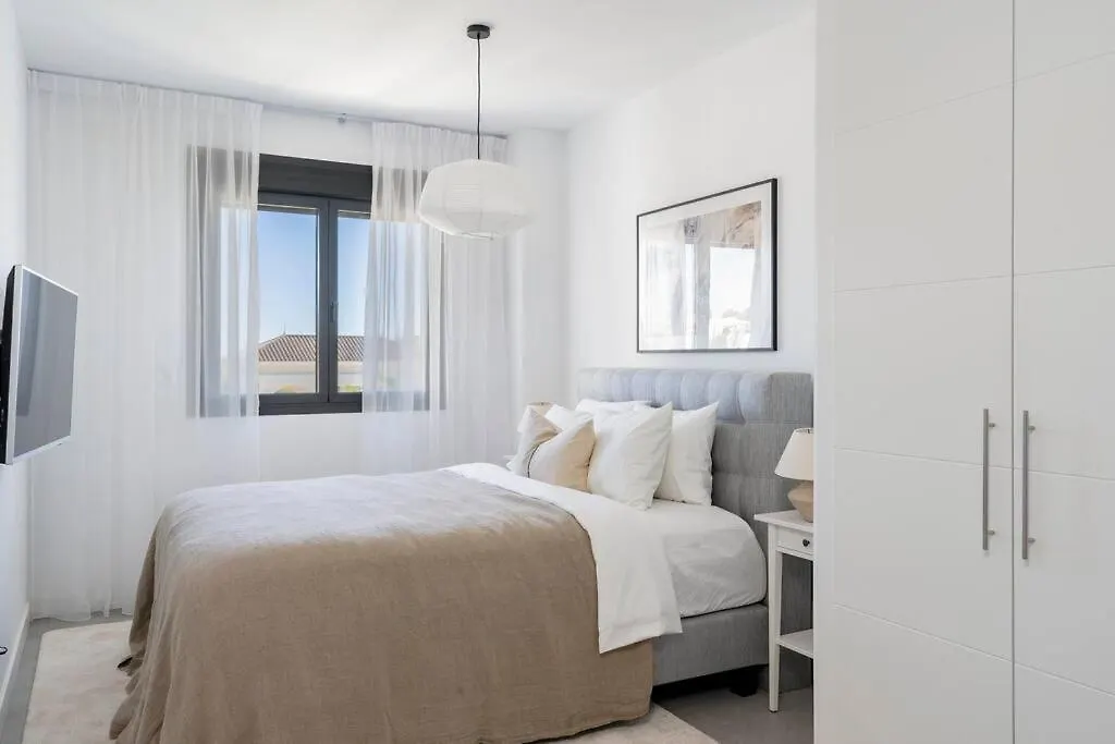 Seaviews Private Jacuzzi Rooftop&Luxurious Living Apartment Estepona